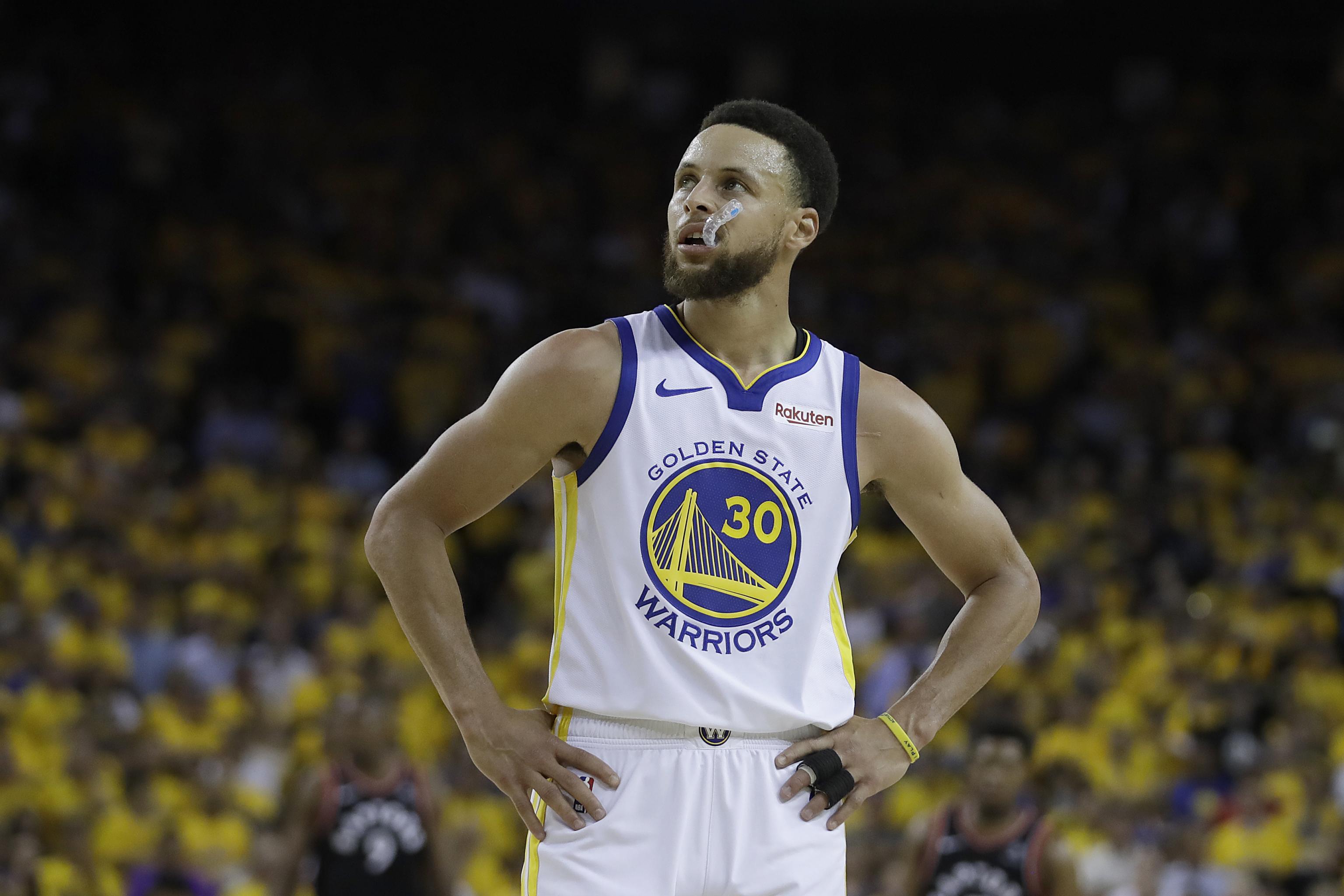 Here's What Magic Johnson Said About Steph Curry's GOAT Point Guard Claim –