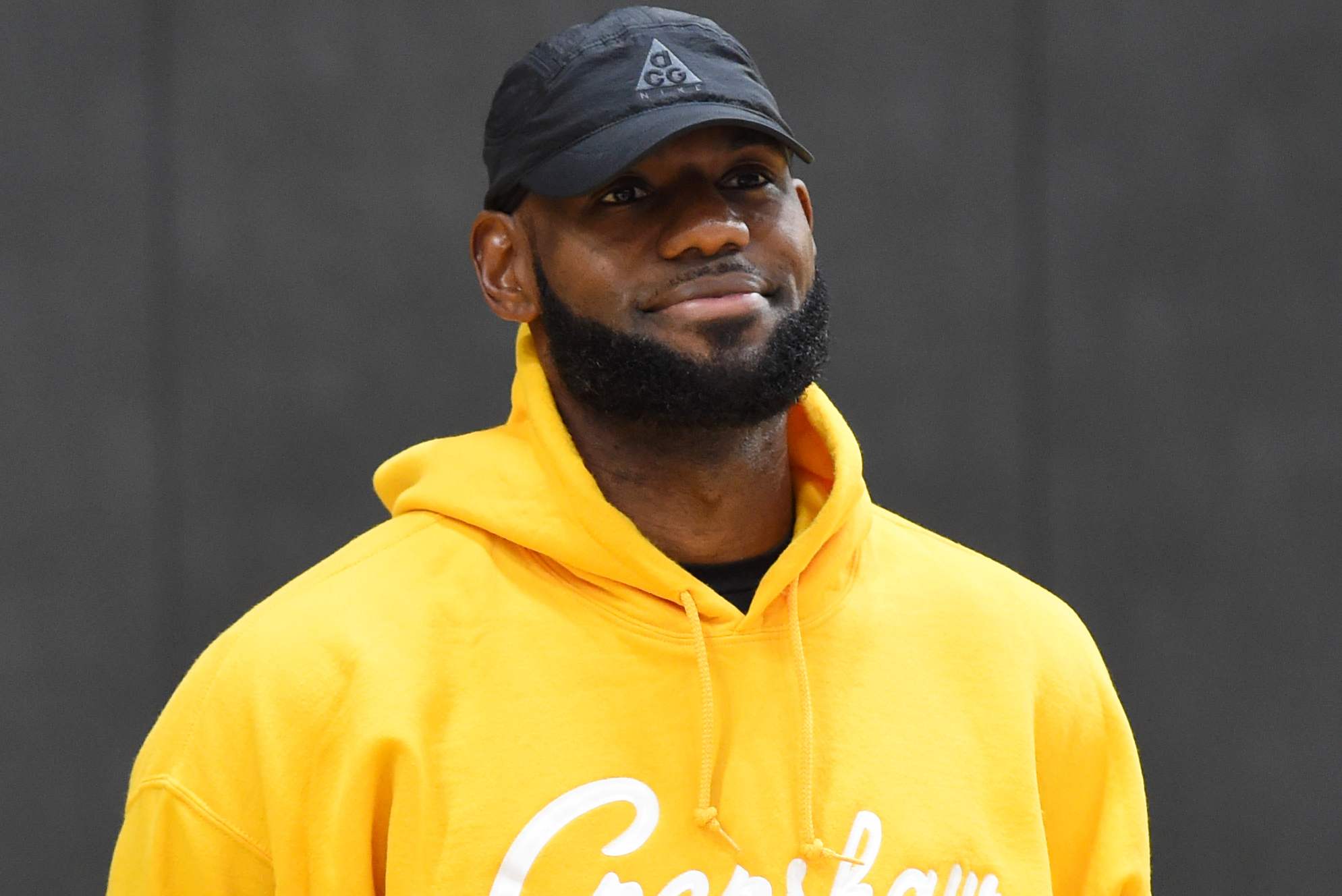 Watch LeBron James, Sons Throw Down Epic Dunks in Lakers Practice