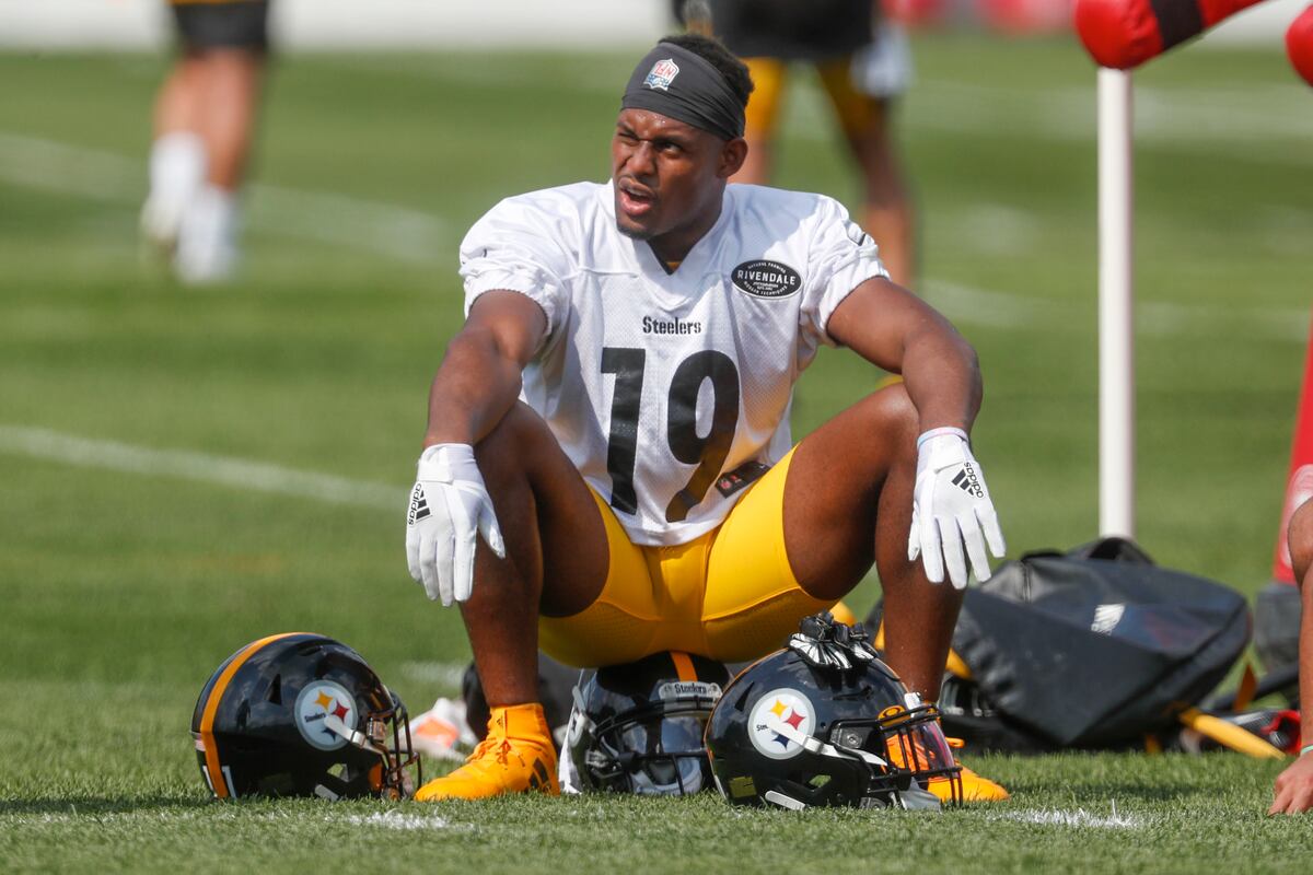 Look: Steelers Fan Tattoos JuJu Smith-Schuster's Autograph onto Head ...