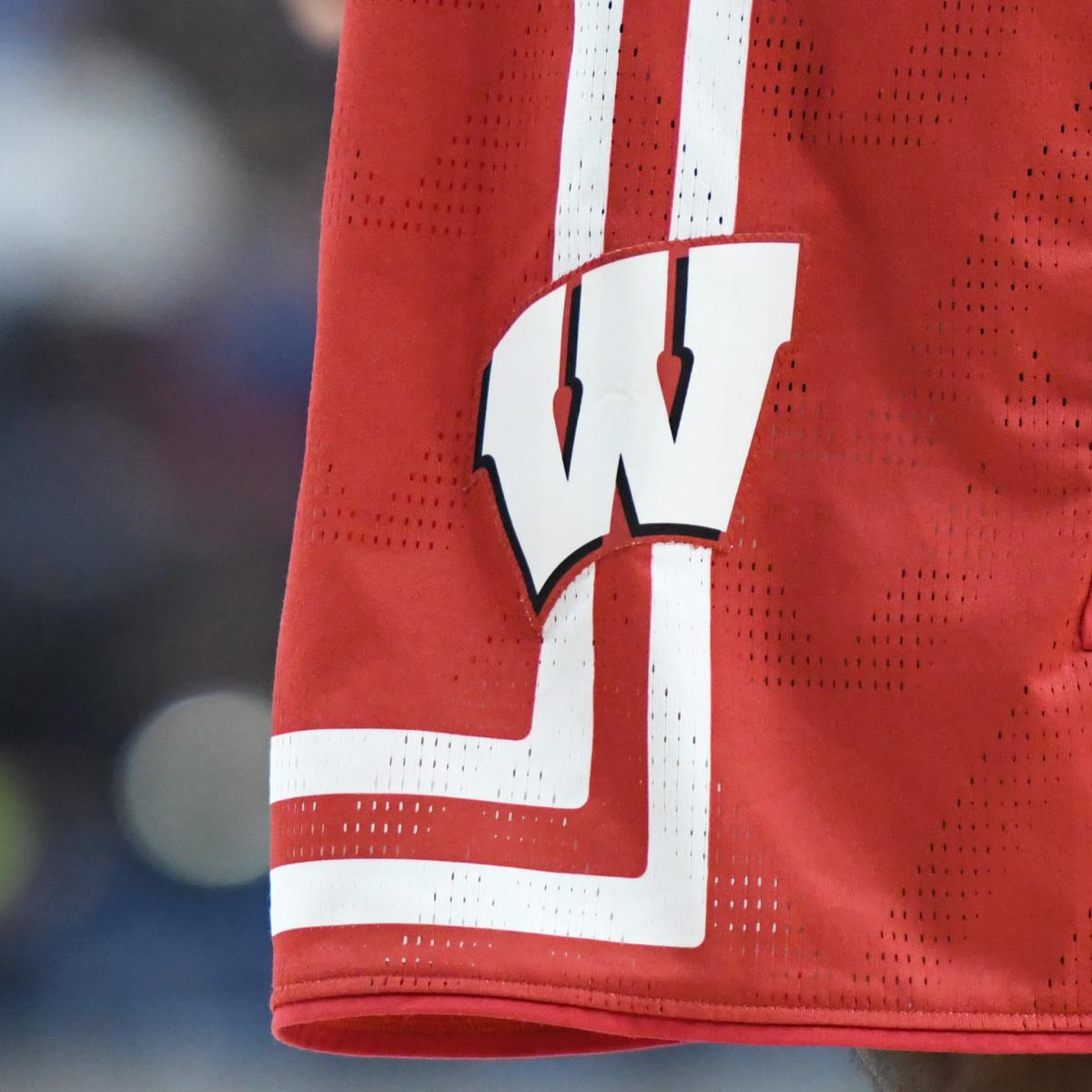 Wisconsin Cbb Assistant Howard Moore To Miss Season After Cardiac