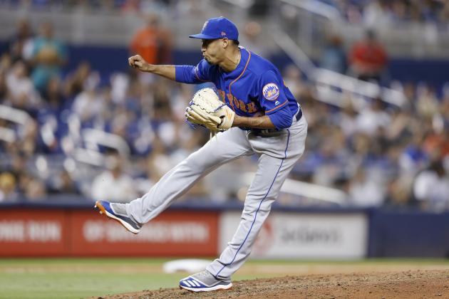 MIAMI, FLORIDA - JULY 13:  Edwin Diaz #39 of the New York Mets delivers a pitch in the ninth inning against the Miami Marlins at Marlins Park on July 13, 2019 in Miami, Florida. (Photo by Michael Reaves/Getty Images)