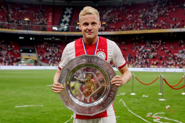 AMSTERDAM, NETHERLANDS - JULY 27: Donny van de Beek of Ajax  during the Dutch Johan Cruijff Schaal  match between Ajax v PSV at the Johan Cruijff Arena on July 27, 2019 in Amsterdam Netherlands (Photo by Laurens Lindhout/Soccrates/Getty Images)