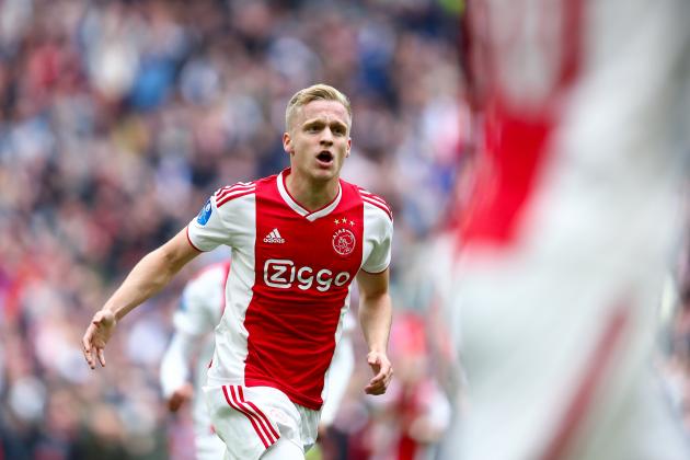 AMSTERDAM, NETHERLANDS - MAY 12: Donny Van de Beek of Ajax celebrates after scoring his team's second goal during the Eredivisie match between Ajax and Utrecht at Johan Cruyff Arena on May 12, 2019 in Amsterdam, Netherlands. (Photo by Dean Mouhtaropoulos/Getty Images)