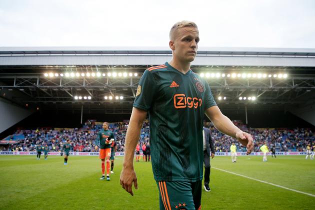ARNHEM, NETHERLANDS - AUGUST 3: Donny van de Beek of Ajax  during the Dutch Eredivisie  match between Vitesse v Ajax at the GelreDome on August 3, 2019 in Arnhem Netherlands (Photo by Peter Lous/Soccrates/Getty Images)
