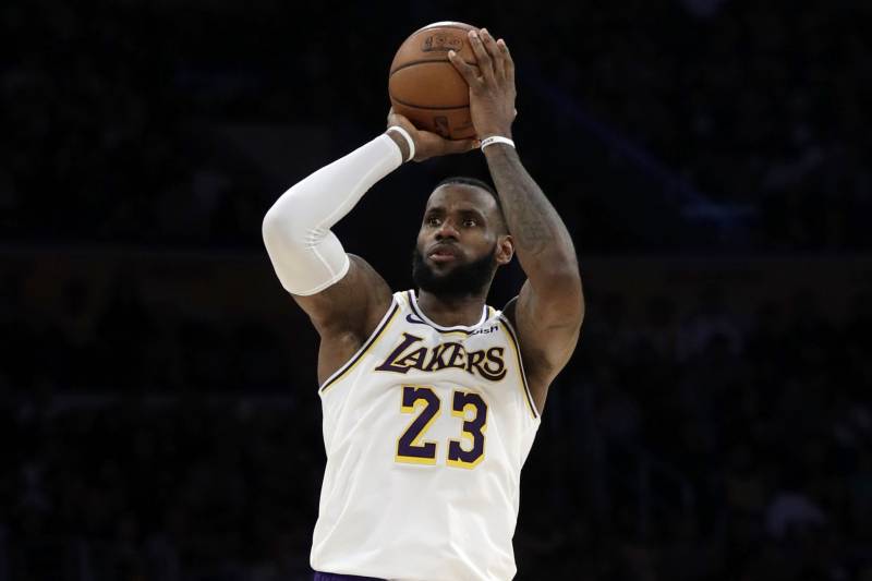 All the King's Records: Projecting LeBron's Career 3-Pointers and ...