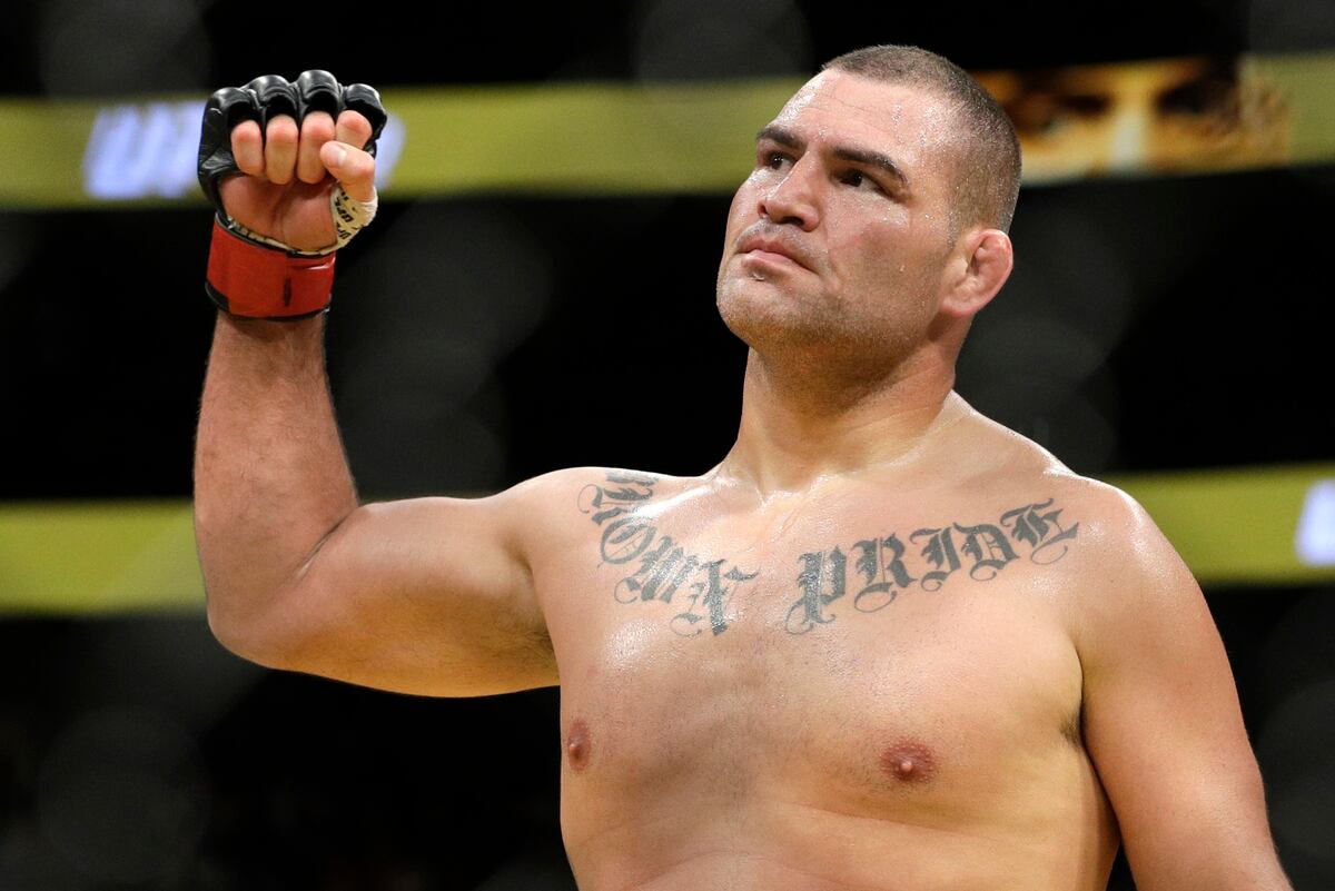 Report: UFC Legend Cain Velasquez to Wrestle on 2 Lucha ...