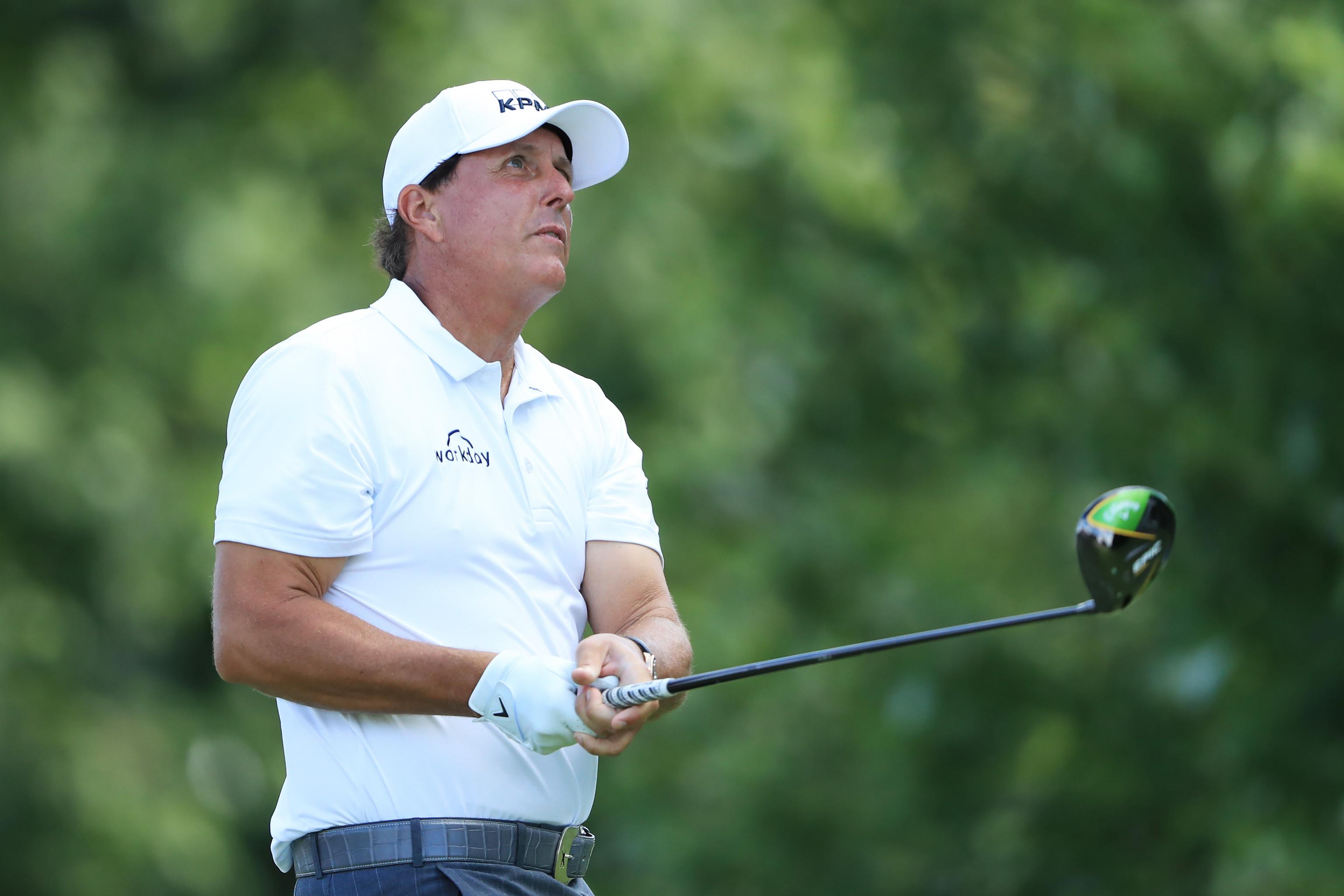 Look Phil Mickelson Shows Off Physique In Photo Posted By Sister Tina Bleacher Report Latest News Videos And Highlights