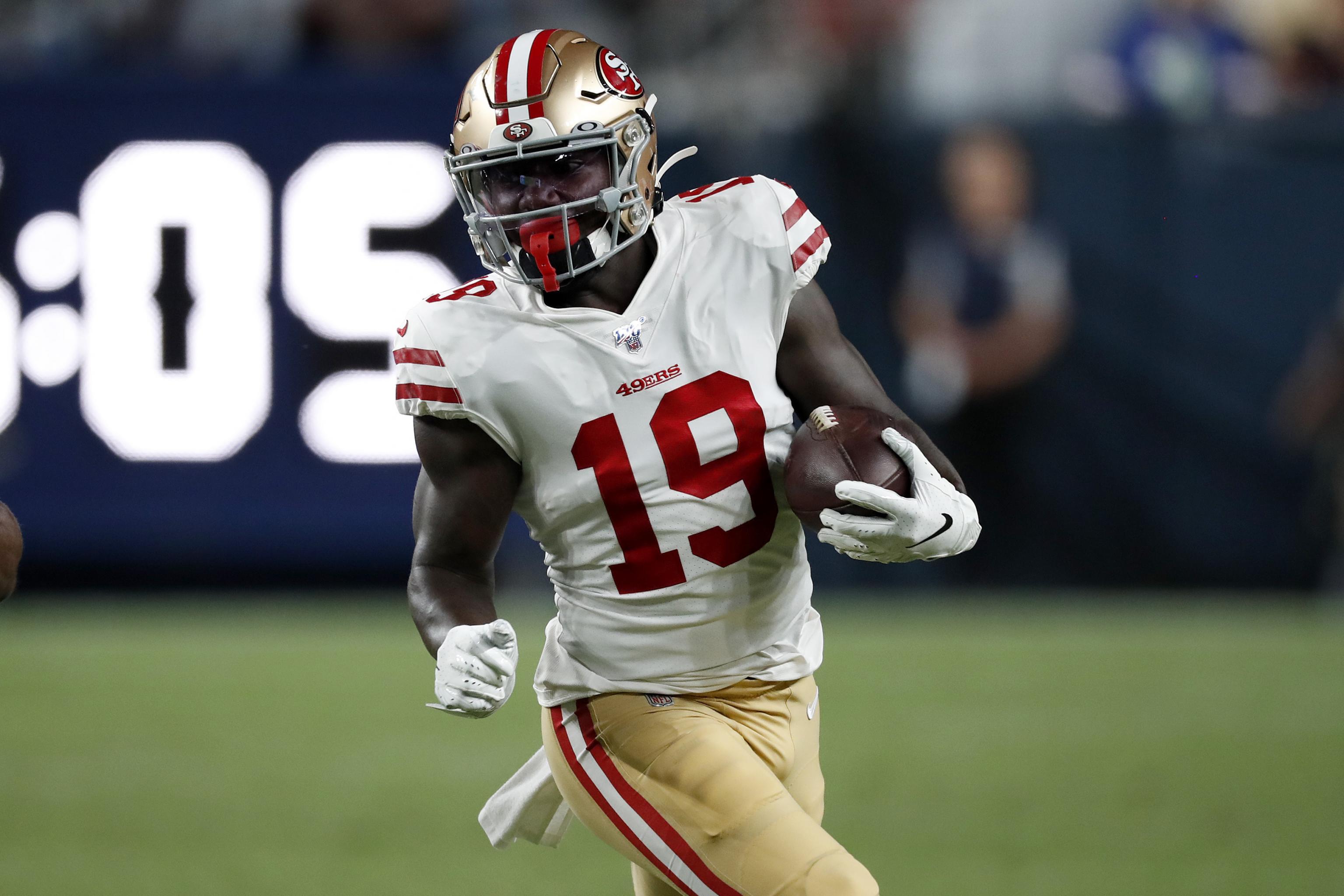 49ers' Deebo Samuel suffers broken foot, undergoes surgery