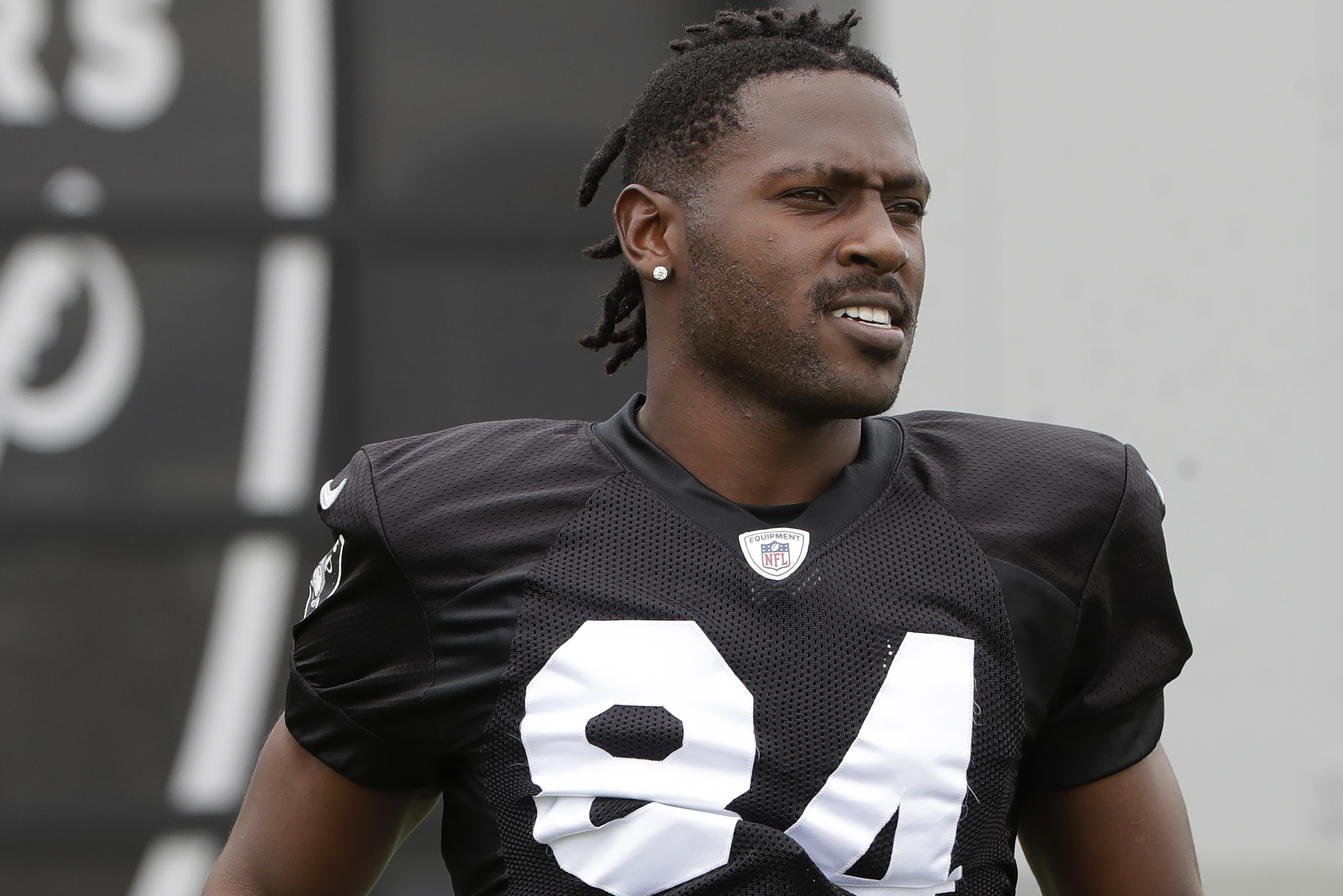 Bleacher Report on X: BREAKING: Antonio Brown is heading to the