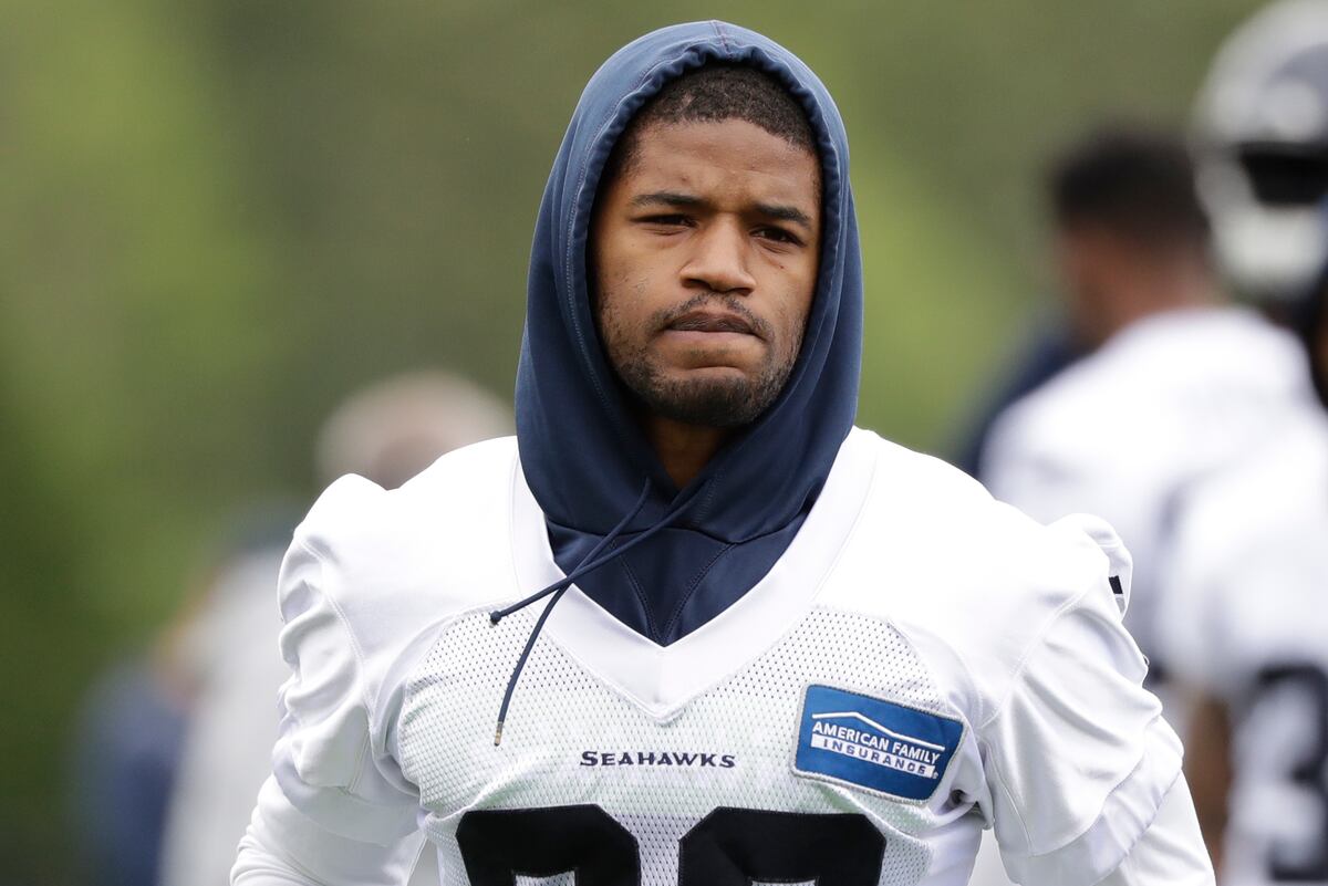 Seahawks' Kalan Reed Has Likely CareerEnding Neck Injury; Dealing with(02)