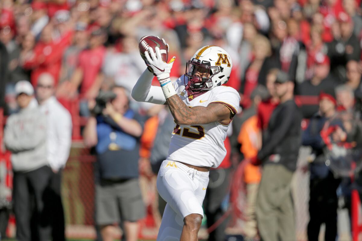 Watch Minnesota's Rashod Bateman Make Epic 1-Handed TD ...
