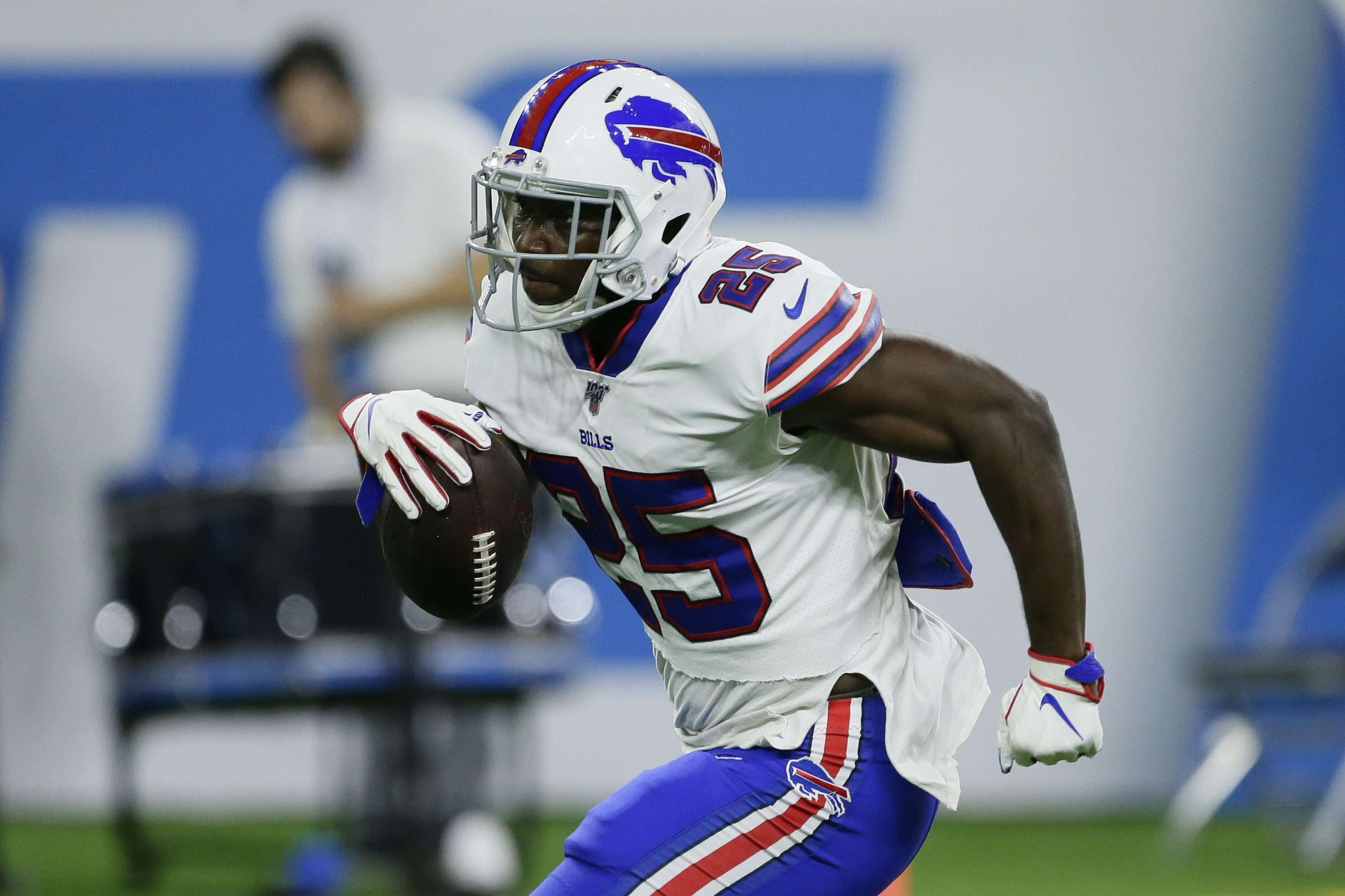 LeSean McCoy Signs Reported 1-Year, $4M Contract with Chiefs After Bills  Release, News, Scores, Highlights, Stats, and Rumors