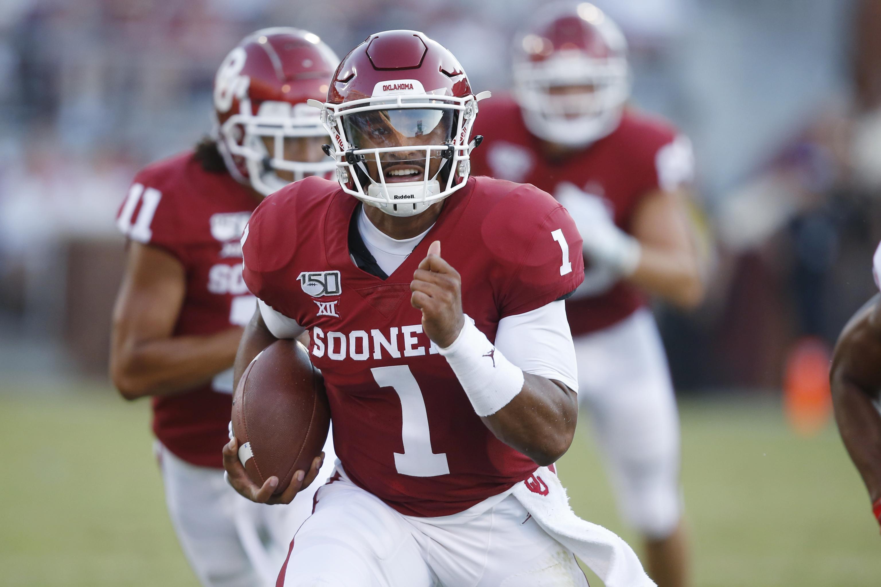 Oklahoma football: Jalen Hurts' numbers climb as Sooners reach 900