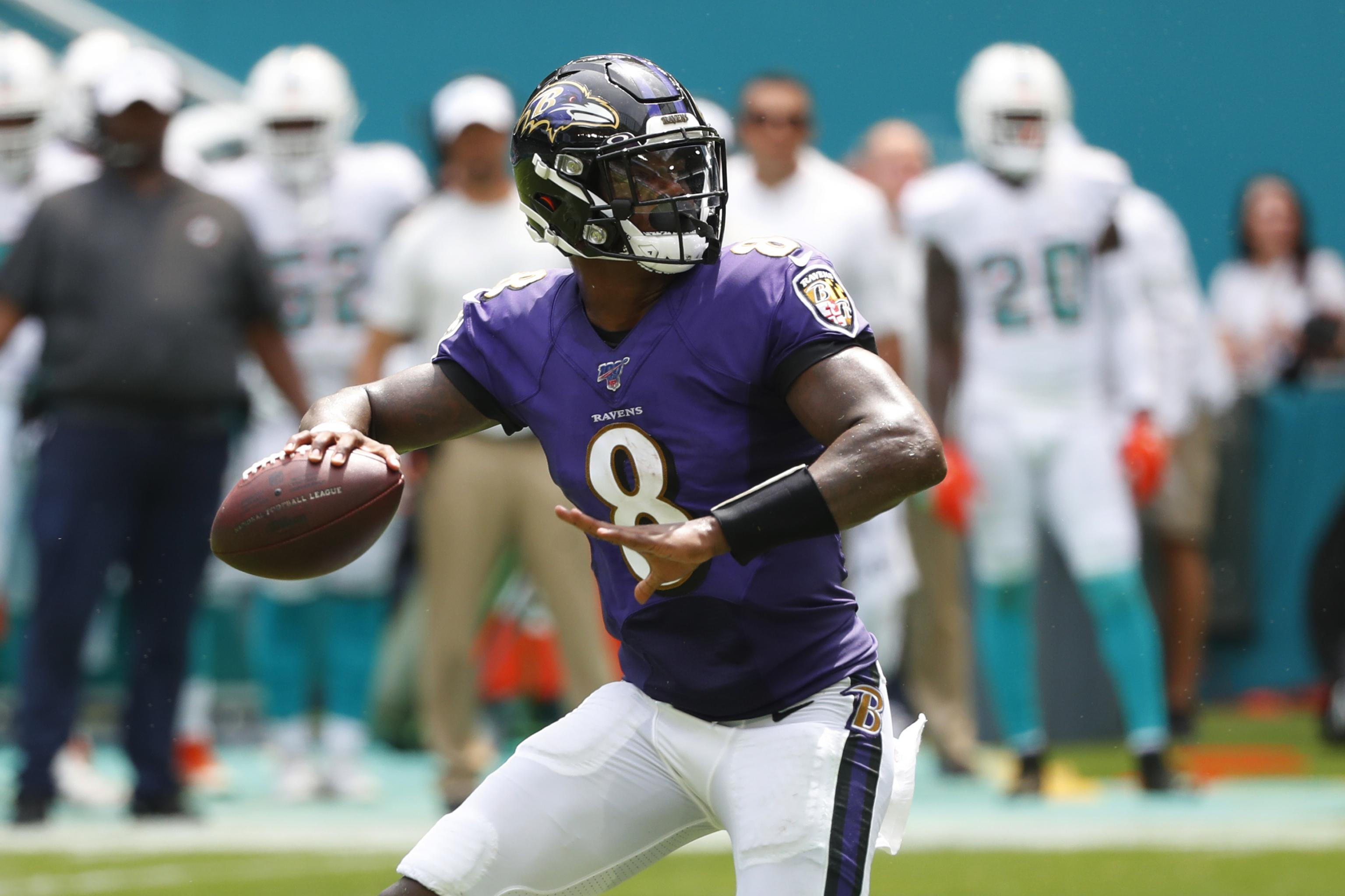 Ravens vs. Dolphins player props, odds, Thursday Night Football picks: Lamar  Jackson over 233.5 passing yards 