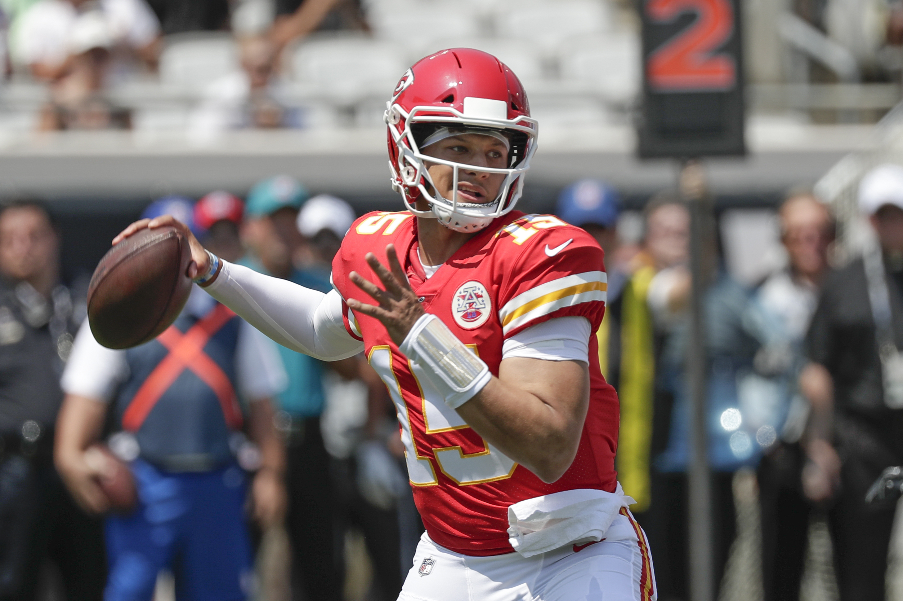 Chiefs' Patrick Mahomes diagnosed with high-ankle sprain after