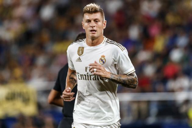 VILLAREAL, SPAIN - SEPTEMBER 01: Toni kroos of Real Madrid looks on during the La Liga match between Villarreal CF and Real Madrid CF at Estadio de Ceramica on September 01, 2019 in Villareal, Spain. (Photo by TF-Images/Getty Images)