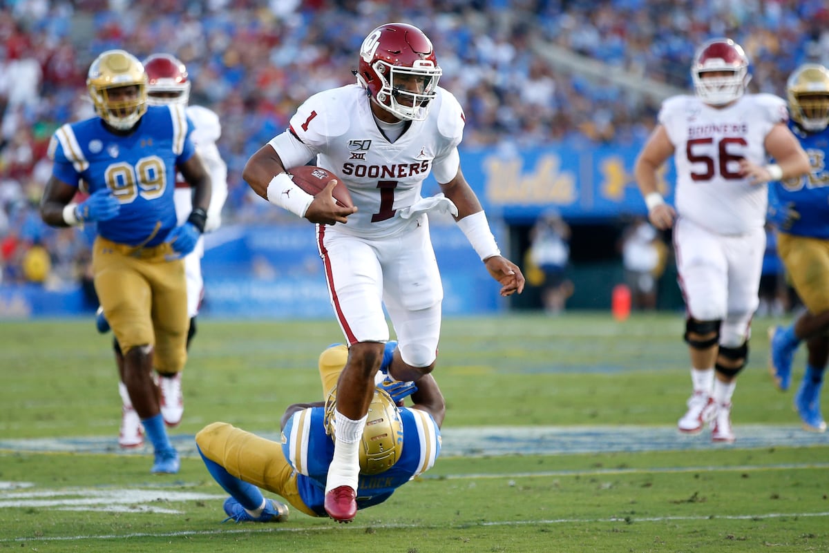 Jalen Hurts Adds to Heisman Trophy Resume in No. 5 Oklahoma's Rout over UCLA
