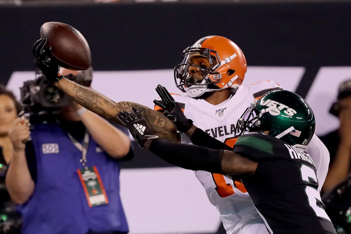 Odell Beckham Jr Forced To Remove Gold Colored Helmet Shield In Browns odell-beckham-jr-forced-to-remove-gold-colored-helmet-shield-in-browns