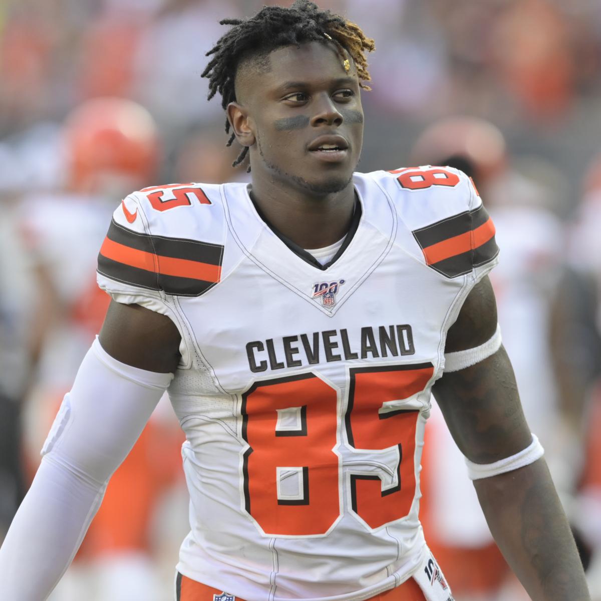 Cleveland Browns tight end David Njoku burned on face, arm in home