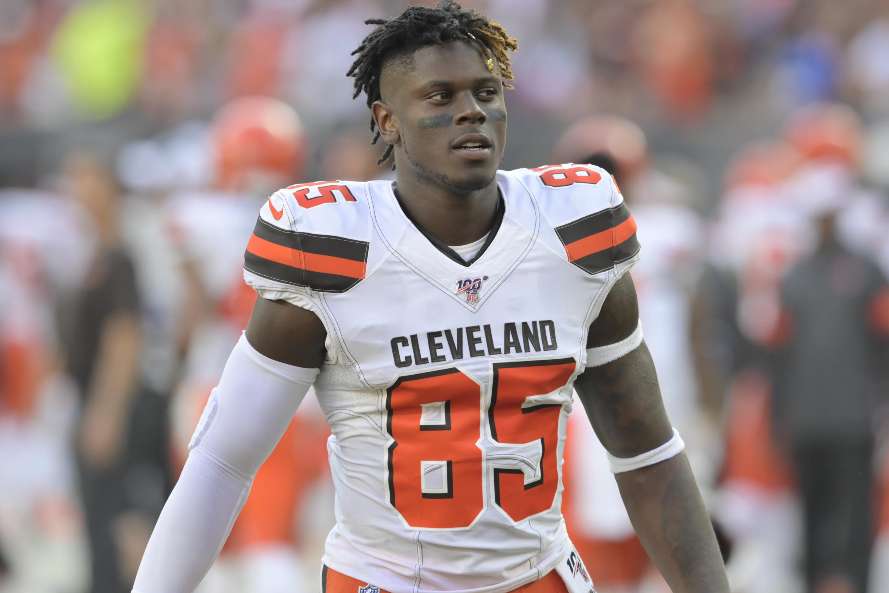 Cleveland Browns: David Njoku will reportedly not have surgery on his  broken wrist - Dawgs By Nature