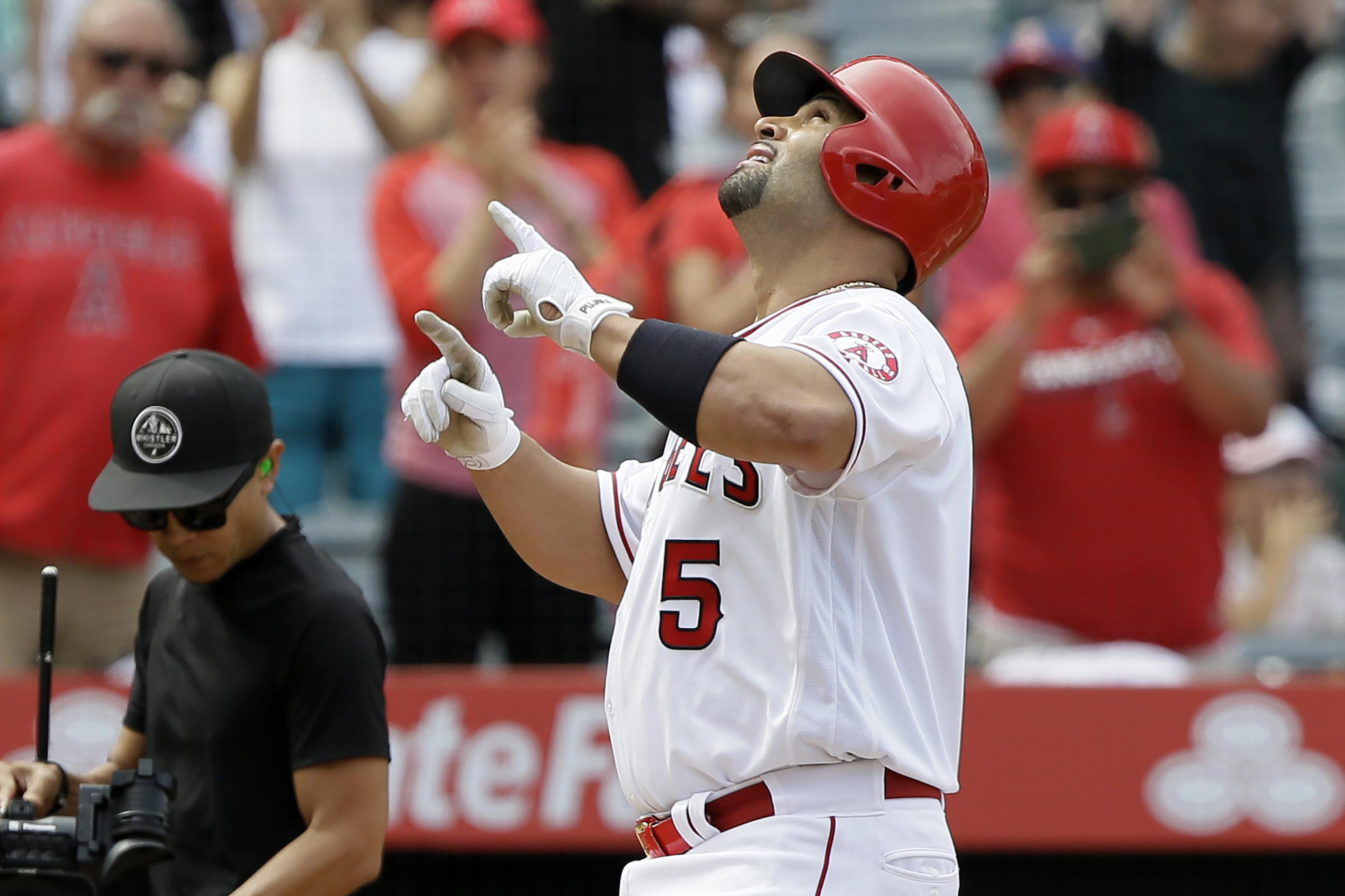 Angels' Albert Pujols losing rare status as .300 career hitter