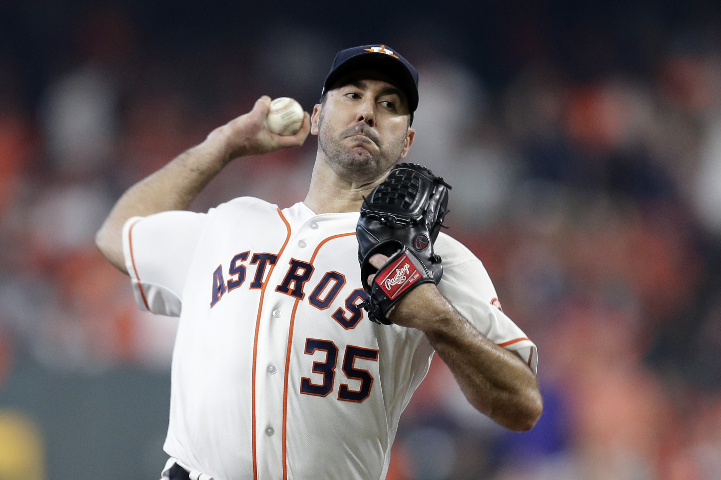 Verlander gets 1st RBI in win