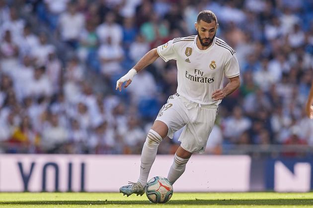 MADRID, SPAIN - OCTOBER 05: Karim Benzema of Real Madrid in action during the Liga match between Real Madrid CF and Granada CF at Estadio Santiago Bernabeu on October 05, 2019 in Madrid, Spain. (Photo by Quality Sport Images/Getty Images)