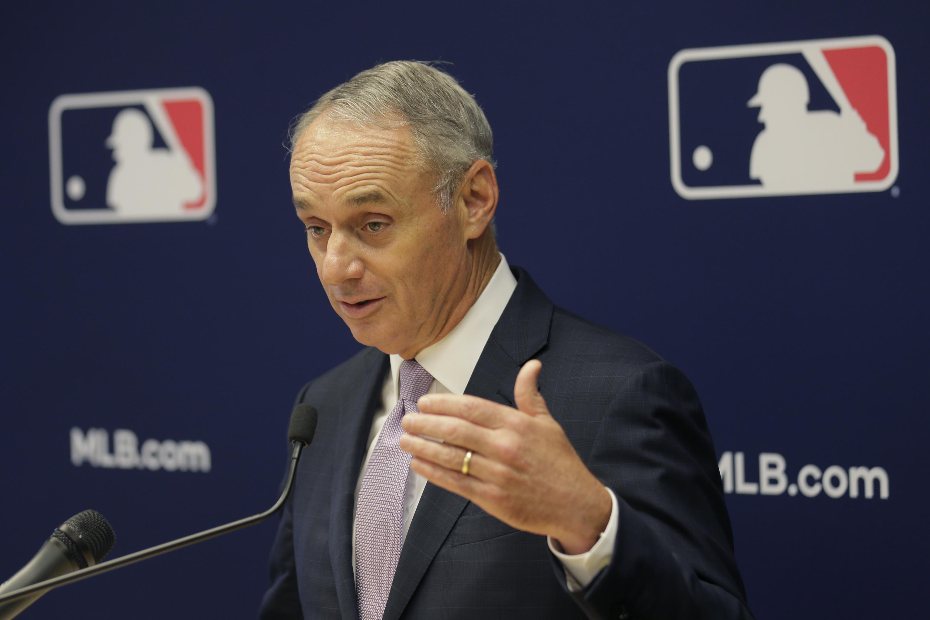 Manfred: Oakland owner focusing on move to Las Vegas Ohio & Great