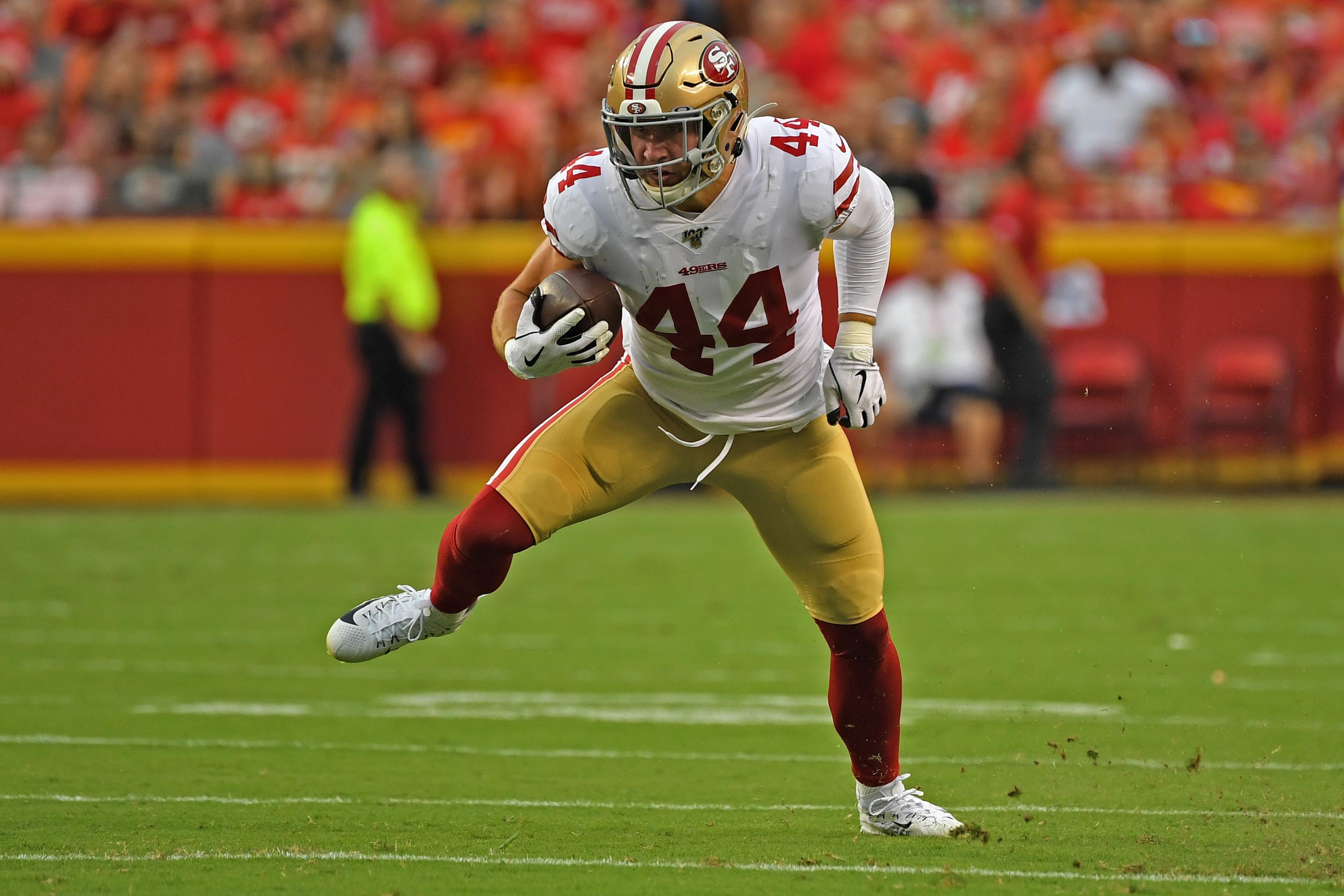 San Francisco 49ers fullback Kyle Juszczyk injures knee