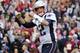 Tom Brady, quarterback de los Patriots de Nueva Inglaterra, festeja un touchdown ante los Redskins de Washington, el domingo 6 de octubre de 2019 (AP Foto/Mark Tenally)
