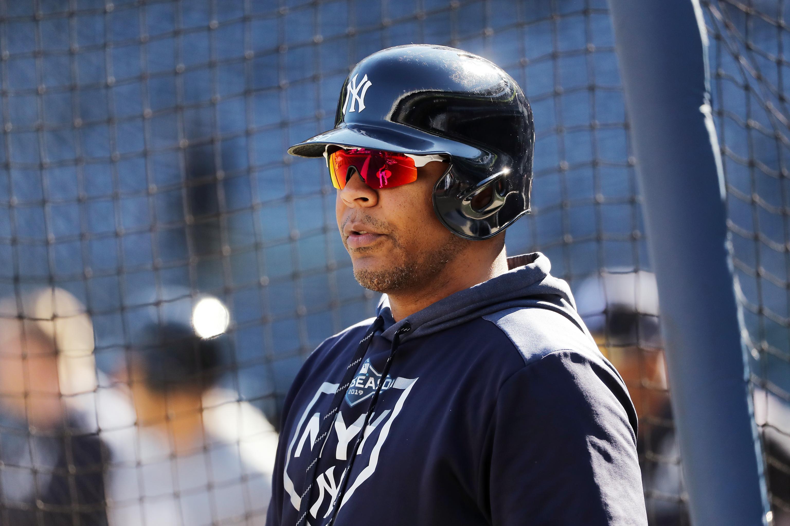 Yankees decline option on Edwin Encarnacion