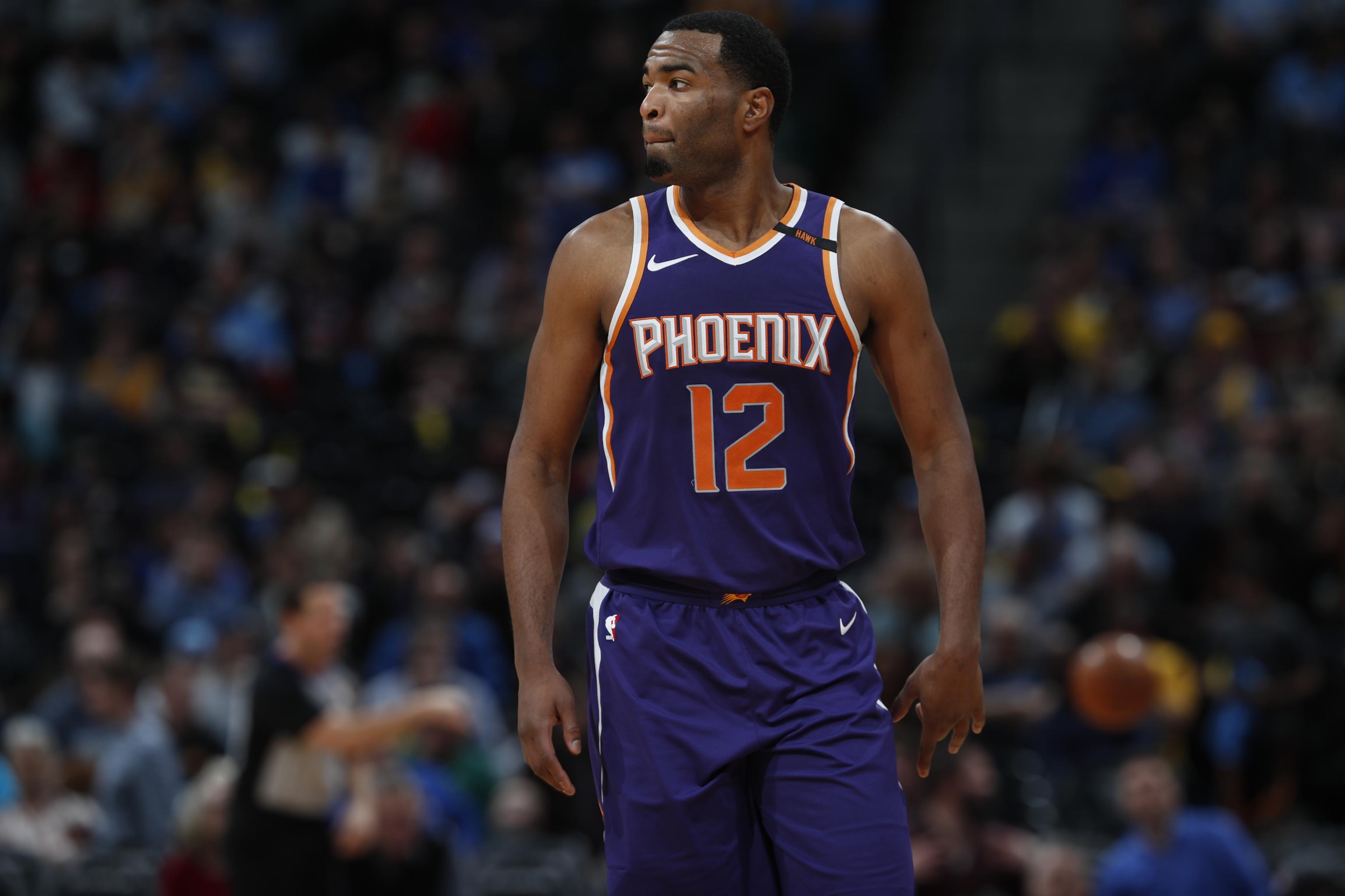 Which basketball shoes T.J. Warren wore