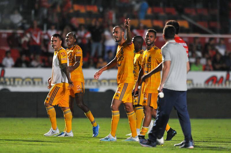 Veracruz Players Protest Unpaid Wages By Standing Still During