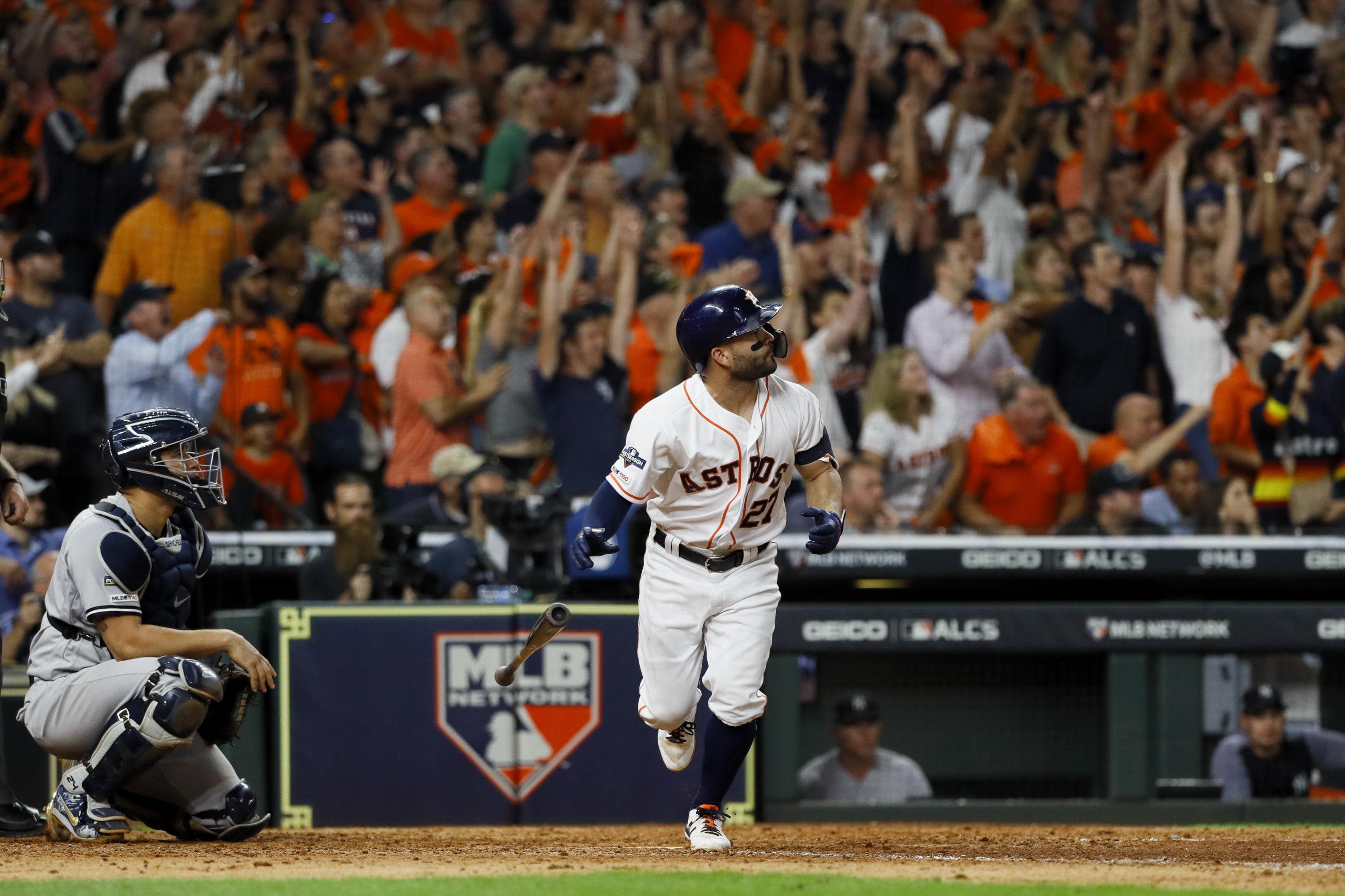 Yankees, Aaron Boone dive into moment ALCS Game 2 was lost - Sports  Illustrated