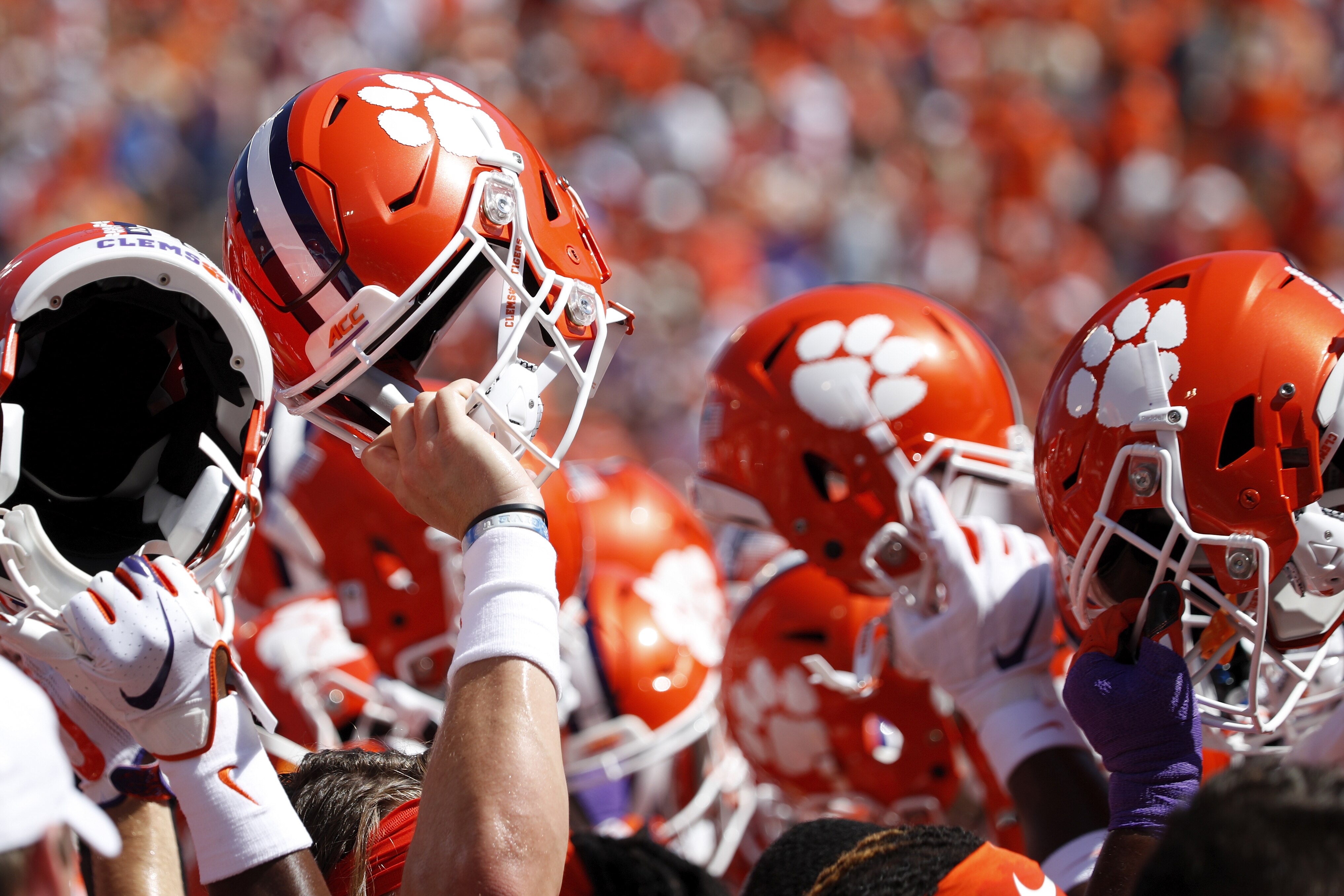 Clemsons Andrew Booth Jr Forced To Miss Flight Ride Bus