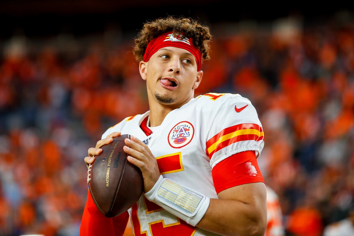 Patrick Mahomes �Progressing Nicely� After Knee Injury