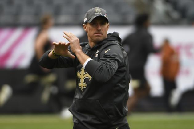 CHICAGO, ILLINOIS - OCTOBER 20: Drew Brees #9 of the New Orleans Saints warms up before the game against the Chicago Bears at Soldier Field on October 20, 2019 in Chicago, Illinois. (Photo by David Banks/Getty Images)