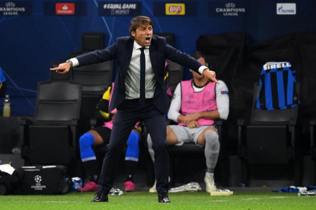 MILAN, ITALY - OCTOBER 23: Inter head coach Antonio Conte gestures during the UEFA Champions League group F match between Inter and Borussia Dortmund at Giuseppe Meazza Stadium on October 23, 2019 in Milan, Italy. (Photo by Etsuo Hara/Getty Images)