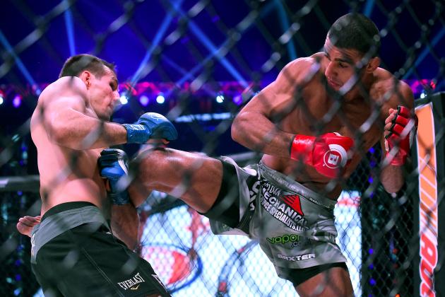 INGLEWOOD, CA - JANUARY 20: Rory MacDonald (blue gloves) and Douglas Lima (red gloves) in their Welterweight World Title fight at Bellator 192 at The Forum on January 20, 2018 in Inglewood, California. MacDonald won by decision. (Photo by Jayne Kamin-Oncea/Getty Images)
