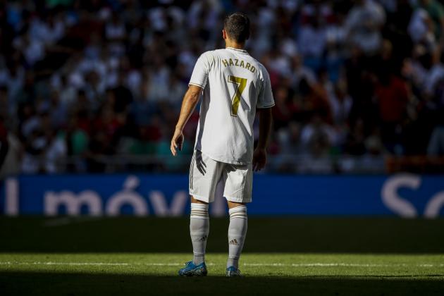 MADRID, SPAIN - OCTOBER 5: Eden Hazard of Real Madrid during the La Liga Santander  match between Real Madrid v Granada at the Santiago Bernabeu on October 5, 2019 in Madrid Spain (Photo by David S. Bustamante/Soccrates/Getty Images)