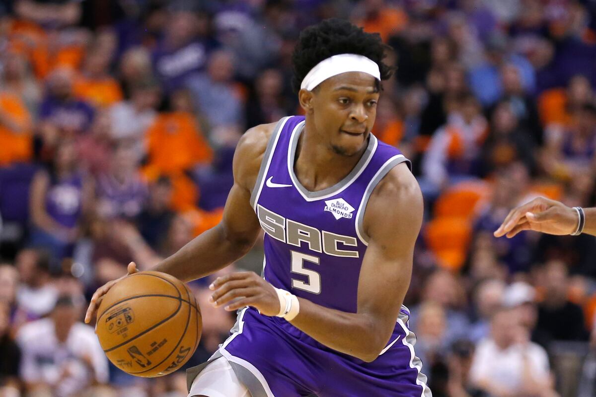 Quarantine Cuts: Sacramento Kings PG De'Aaron Fox sheds his dreds