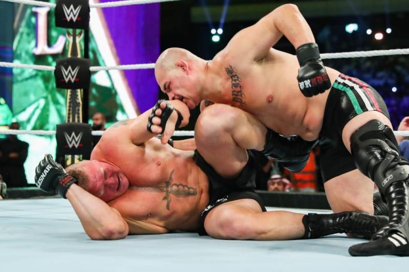 Brock Lesnar Vs Cain Velasquez Mma Style Match Leaves Everybody A