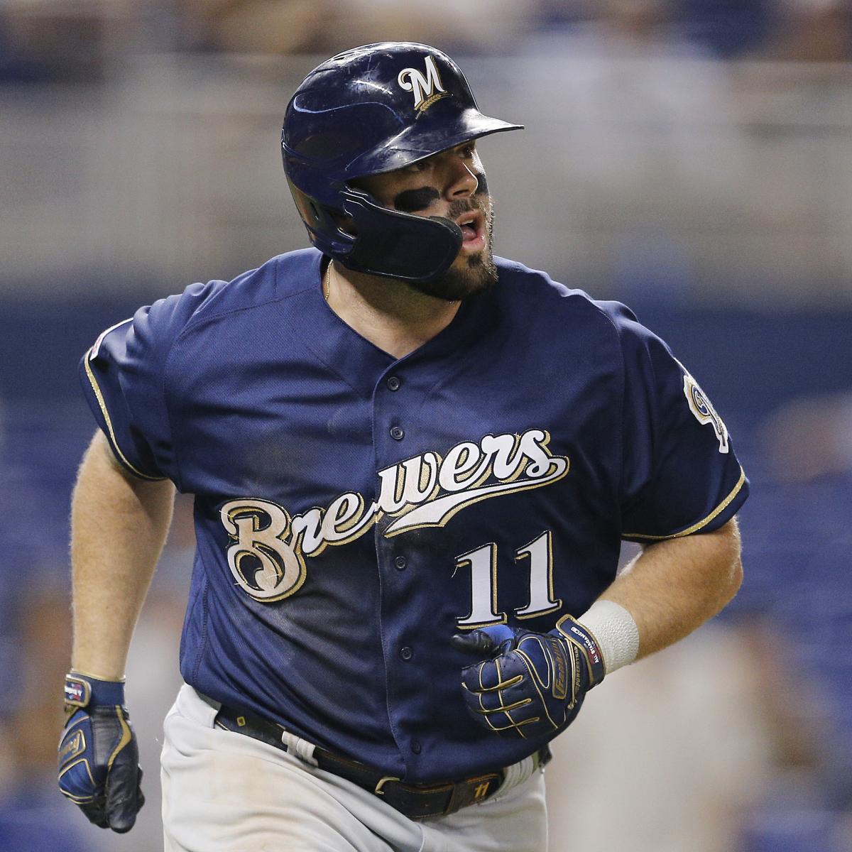 Report: Reds sign third baseman Mike Moustakas to four-year deal
