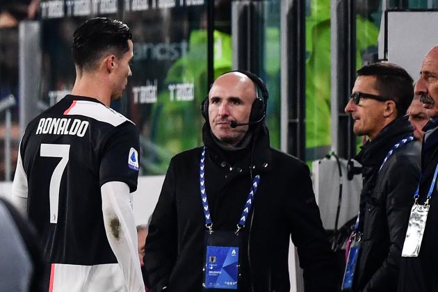 Juventus' Portuguese forward Cristiano Ronaldo (L) goes directly to the changing rooms after being substituted  during the Italian Serie A football match Juventus vs AC Milan on November 10, 2019 at the Juventus Allianz stadium in Turin. (Photo by Marco Bertorello / AFP) (Photo by MARCO BERTORELLO/AFP via Getty Images)