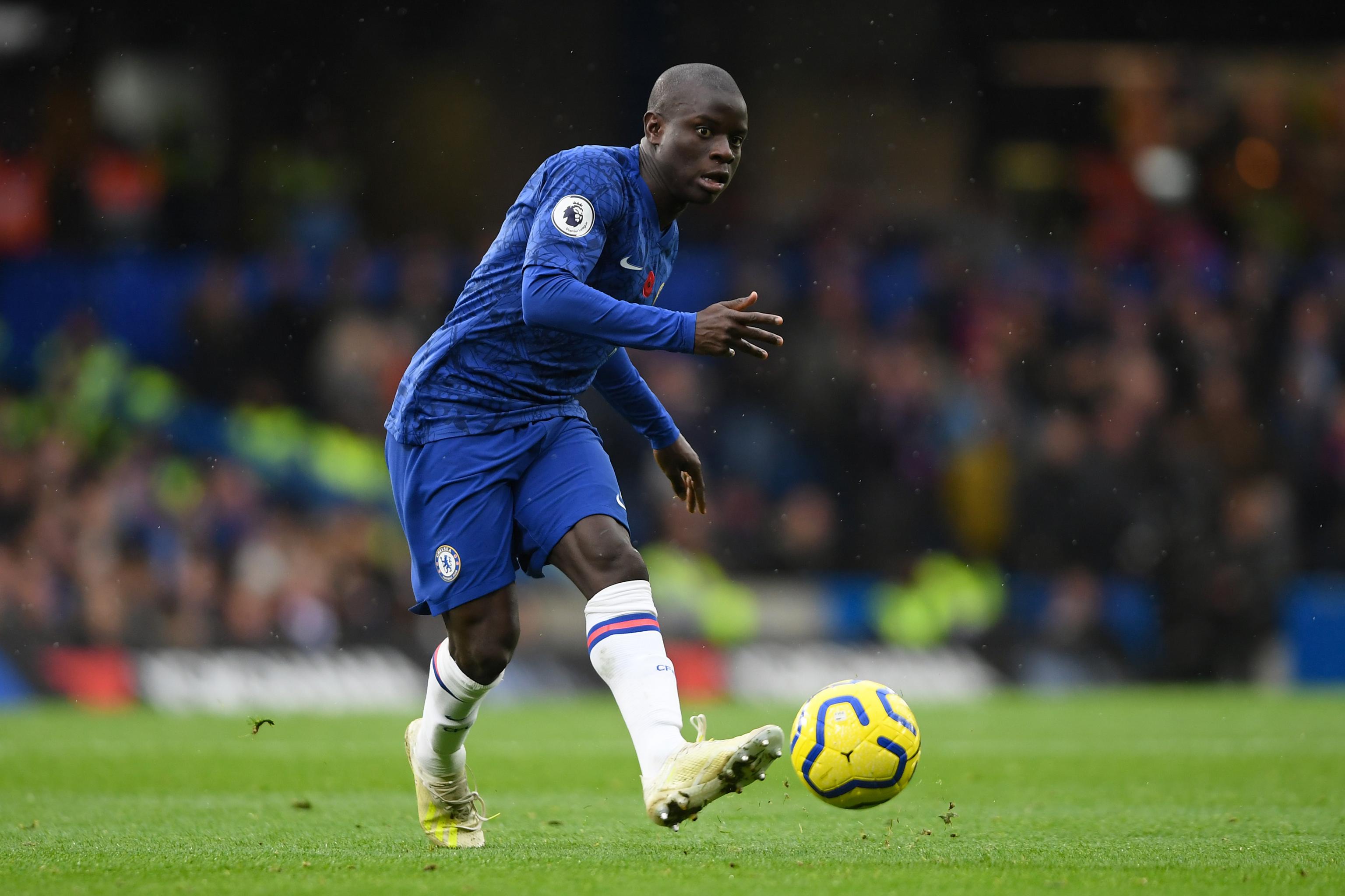 Chelsea midfielder N'Golo Kante stops for a chat and a photo with grocery  shopper in Asda