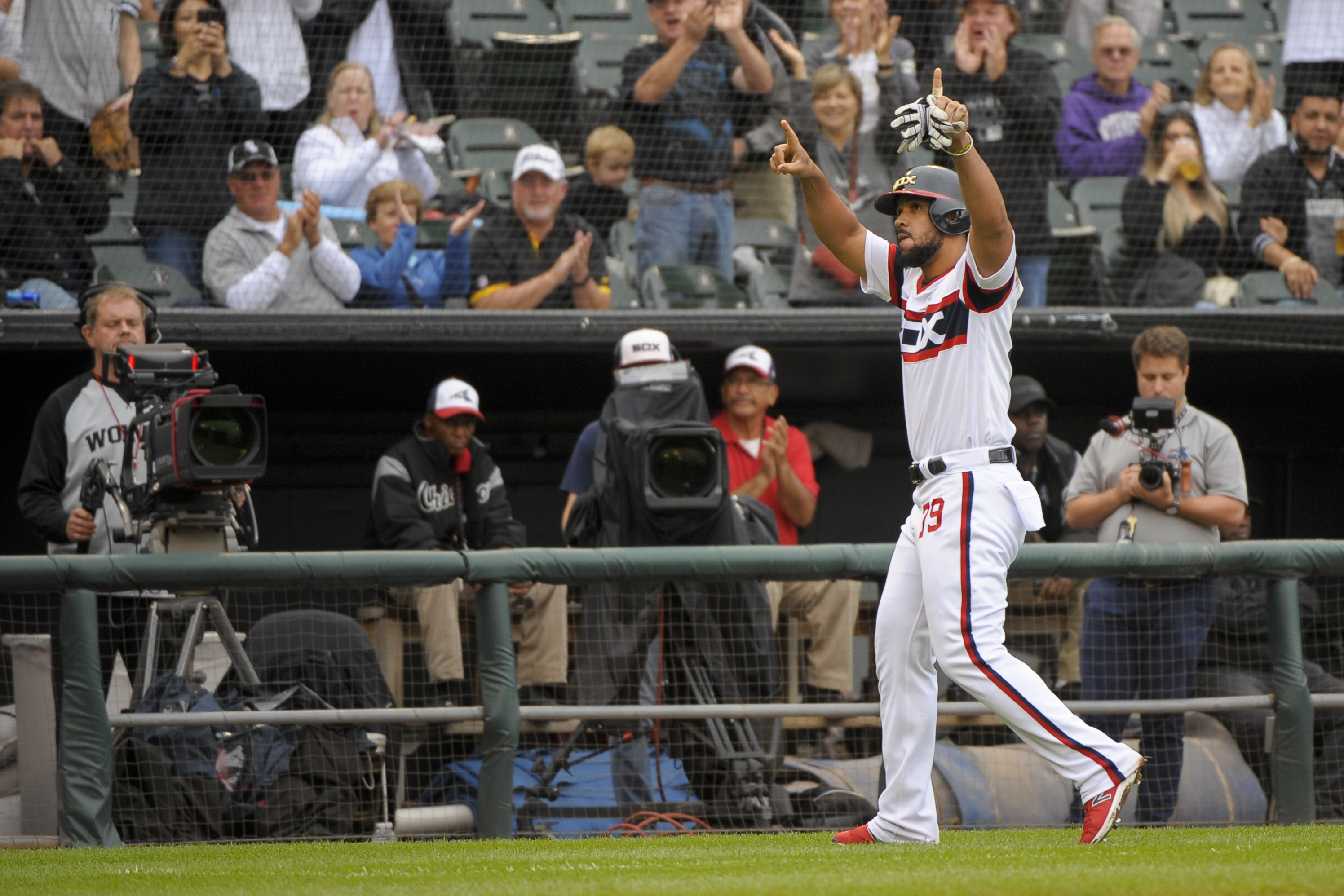 Jose Abreu gets a qualifying offer from the White Sox: Report