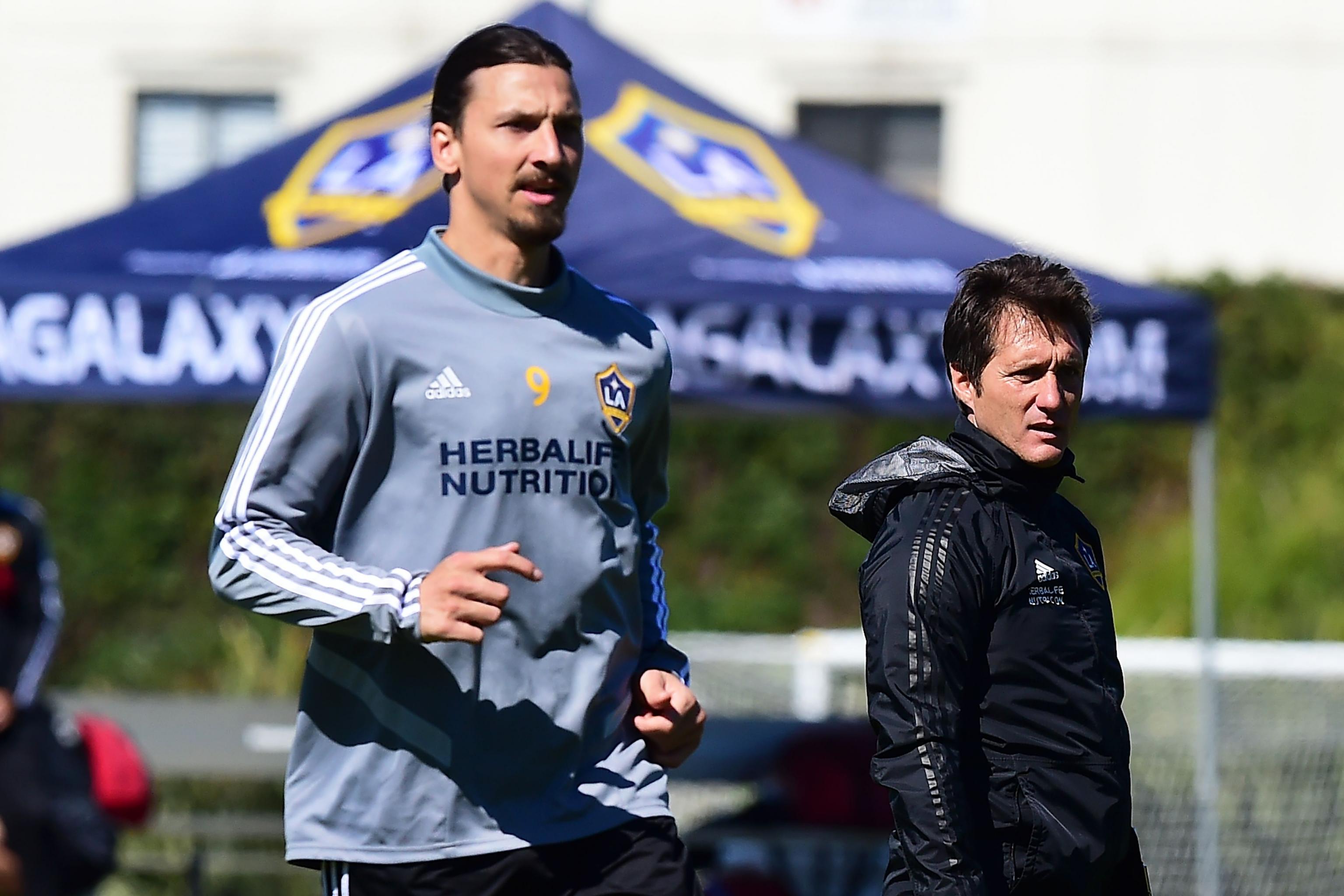 Guillermo Barros Schelotto Zlatan Ibrahimovic Wants To End Career In Italy Bleacher Report Latest News Videos And Highlights