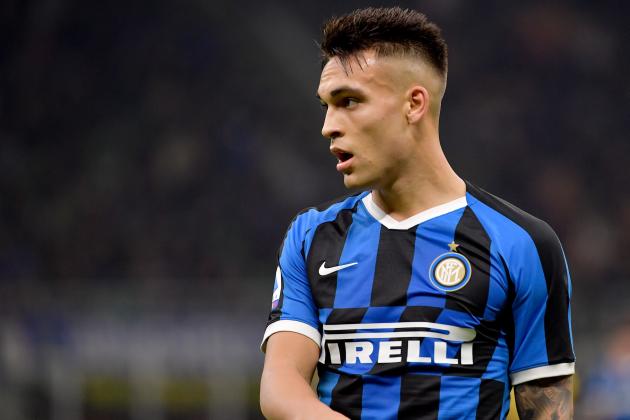 MILAN, ITALY - NOVEMBER 9: Lautaro Martinez of FC Internazionale Milano  during the Italian Serie A   match between Internazionale v Hellas Verona at the San Siro on November 9, 2019 in Milan Italy (Photo by Mattia Ozbot/Soccrates/Getty Images)