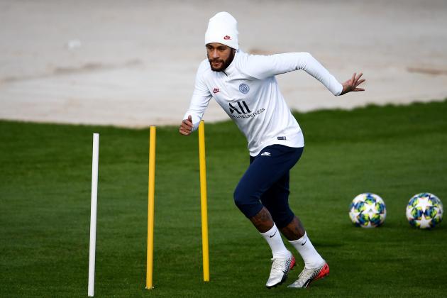 Paris Saint-Germain's Brazilian forward Neymar takes part in a training session in Saint-Germain-en-Laye, western Paris, on November 5, 2019 on the eve of the UEFA Champions League Group A football match between Paris Saint-Germain and Club Brugge. (Photo by FRANCK FIFE / AFP) (Photo by FRANCK FIFE/AFP via Getty Images)