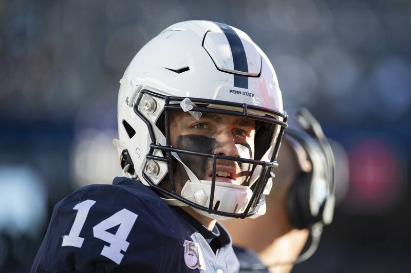 Psu S Sean Clifford Says He Received Death Threats After Loss To Minnesota Bleacher Report Latest News Videos And Highlights